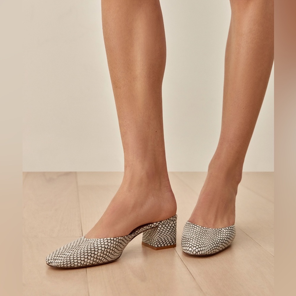 NEW IN BOX Reformation Marina Block Mule Spotted Snake Size US 9.5